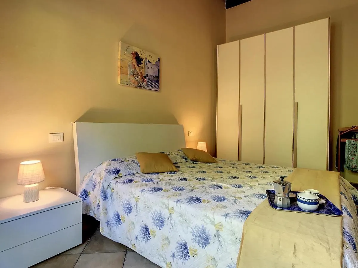 Grazioso attico vicino alla spiaggia e al centro Castelsardo Appartamento